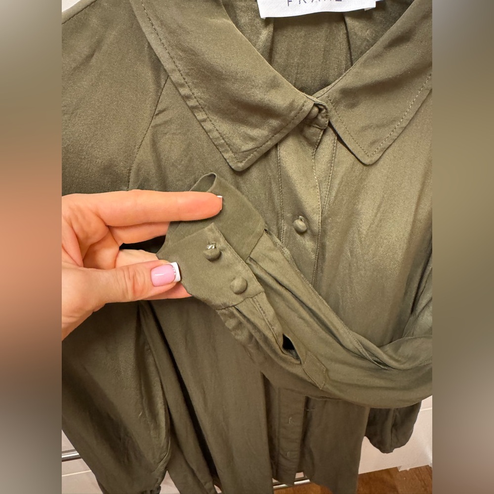 FRAME 100% silk blouse with bell sleeves with a slit, olive, size XS - Picture 12 of 17